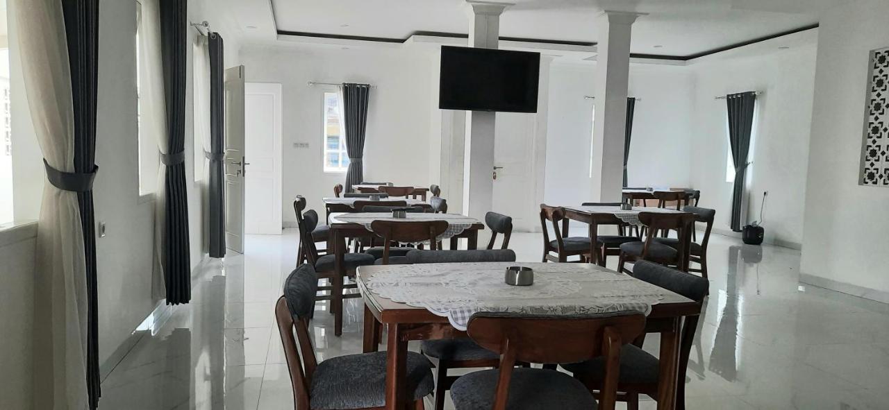 Hotel Wisma Mangurna Dolok Sanggul Eksteriør billede